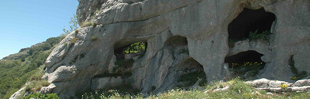 Grava della Strettina e grotte di Malacera - un grande anello sui Monti Alburni - domenica 16 giugno 2019